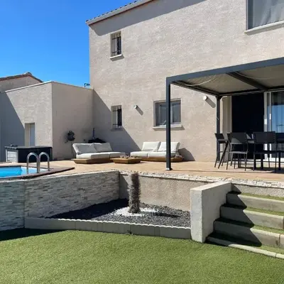 Charmante maison avec petite piscine et jardin