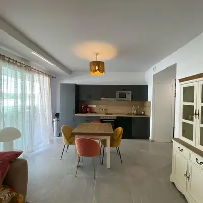 Très beau F2 neuf 50 M2