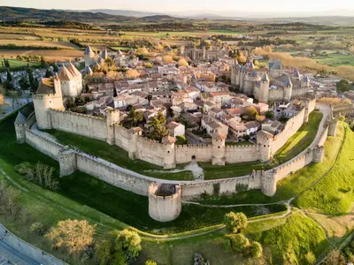 an aerial view of windsor castle in england at Studio Avec SPA et Clim Proche Centre in Carcassonne