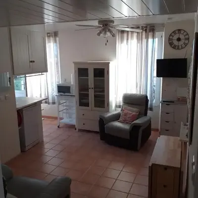 ALBASUD - Appartement meublé avec terrasse - Salses le Chateau 66